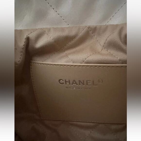 CHANEL WHITE MINI 22 Bag HANDBAG RAINBOW LIMITED EDITION +RECEIPT NEW w/tags - Picture 6 of 7